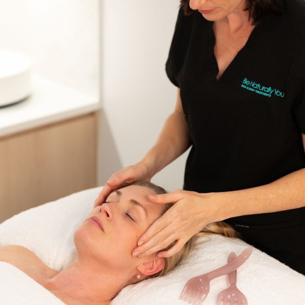 woman receiving Pregnancy relaxation package in salon